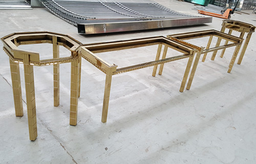 展示車(chē)間珠寶展柜半成品